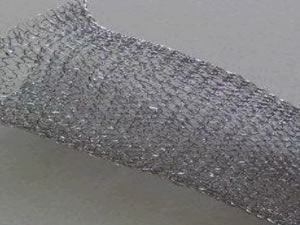 Knitted wire mesh for demister